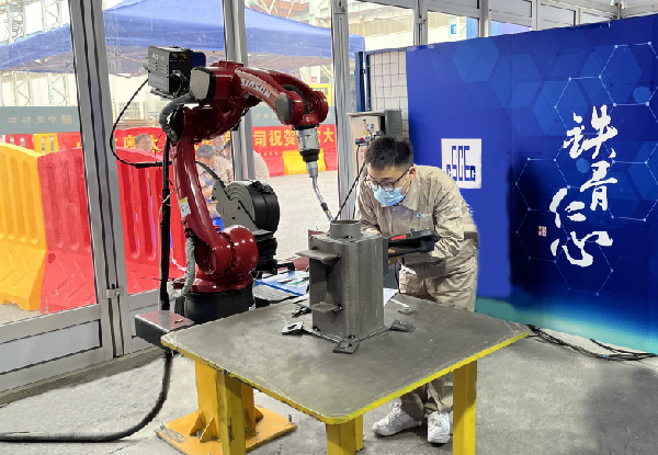 ���׹ٷ�-�������������·����е����������ʡ��һ��&ldquo;���ֹ���&rdquo;ְ�����մ����ֳɾ���