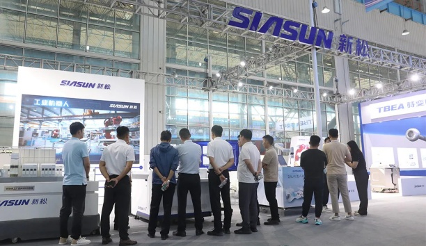 ���׹ٷ�-�������������·����ϯ2024ȫ��ҵ�������������������&ldquo;��е��+AI&rdquo;���칤ҵ�����¼�Ԫ