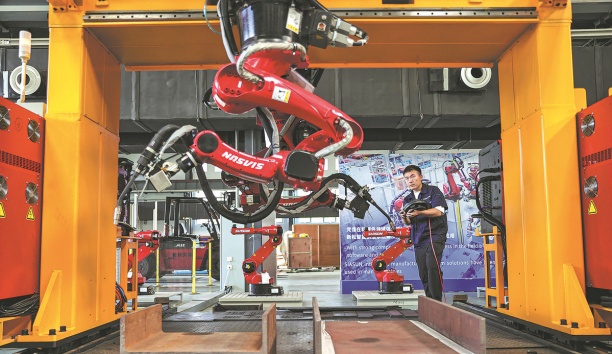 �й��ձ���&mdash;&mdash;Experts call for more efforts in robotics